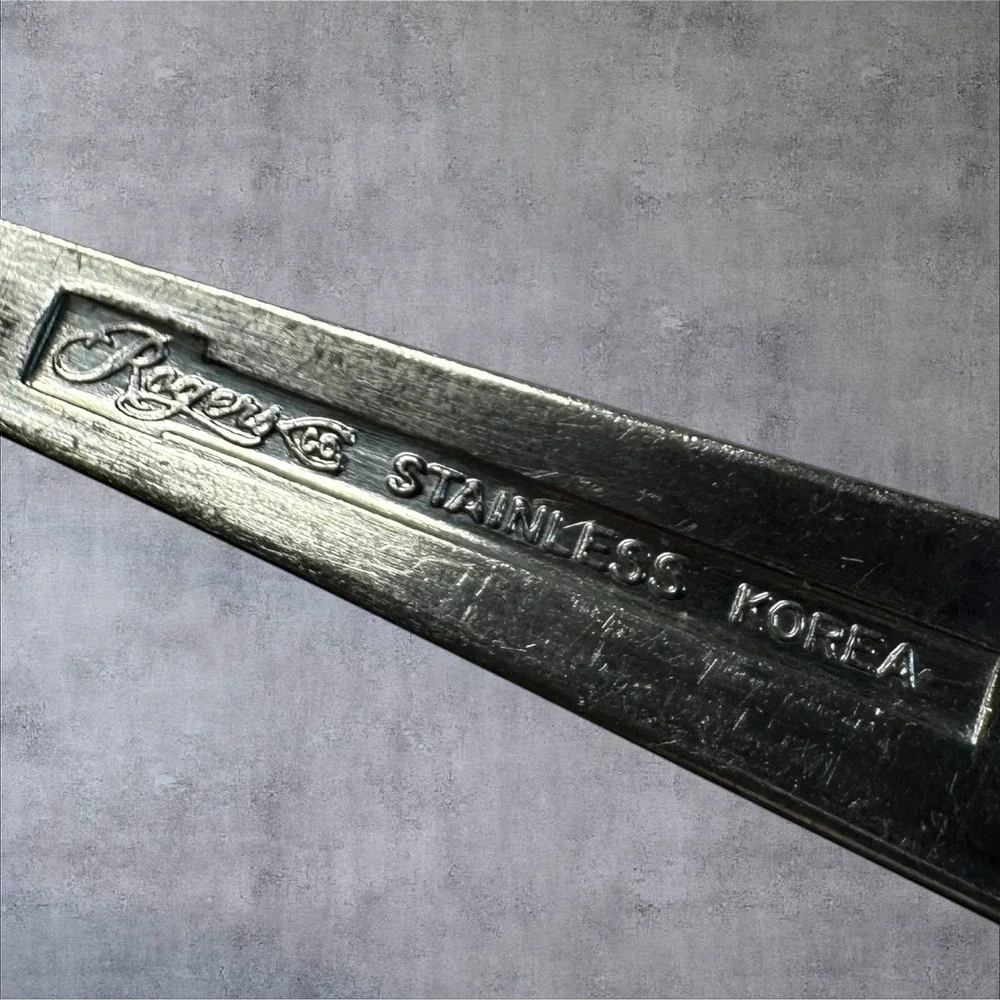 Rogers & Co Jefferson Manor Slotted Serving Spoon Silver Tone‎ Stainless Korea